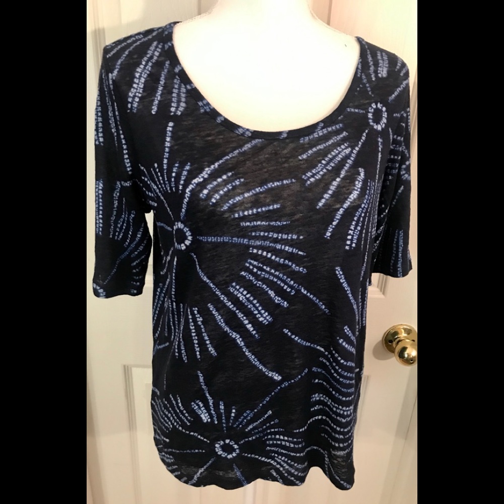 Tommy Bahama. Blur top